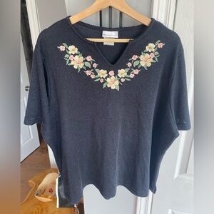 BonWorth Floral Embroidered Neckline Knit Tee Size XL